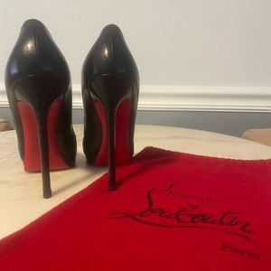 Christian Louboutin Pumps  RED BOTTOMS!